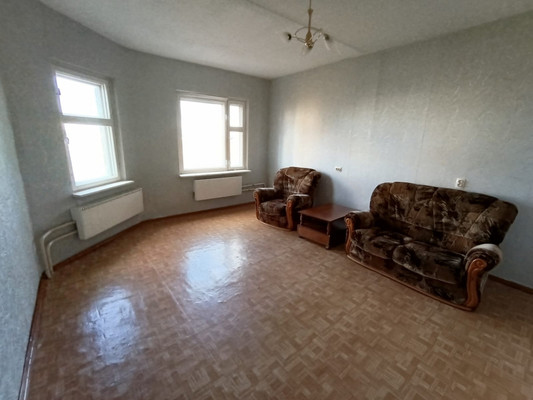 Продам многокомнатную квартиру, Генерала Сандалова ул, 5, Гатчина г