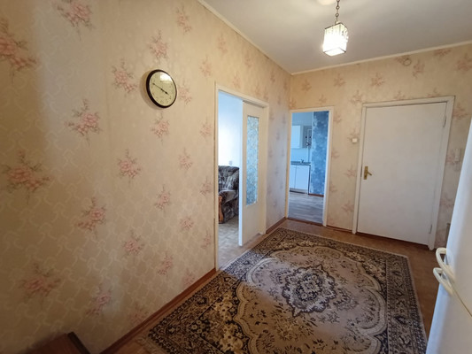 Продам многокомнатную квартиру, Генерала Сандалова ул, 5, Гатчина г