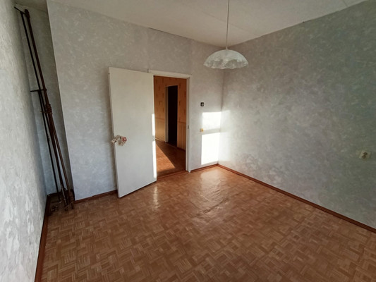 Продам многокомнатную квартиру, Генерала Сандалова ул, 5, Гатчина г