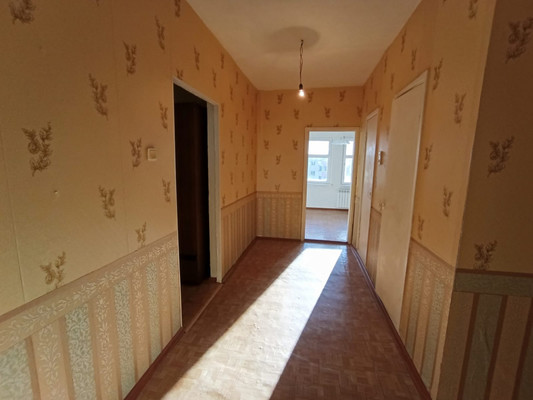 Продам многокомнатную квартиру, Генерала Сандалова ул, 5, Гатчина г