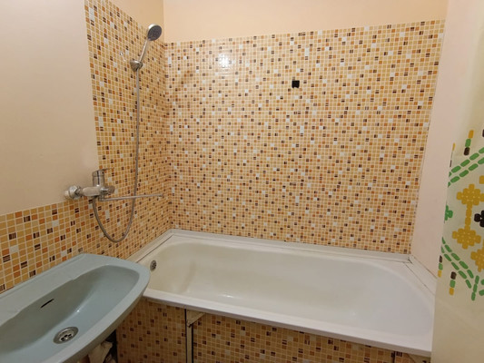 Продам многокомнатную квартиру, Генерала Сандалова ул, 5, Гатчина г