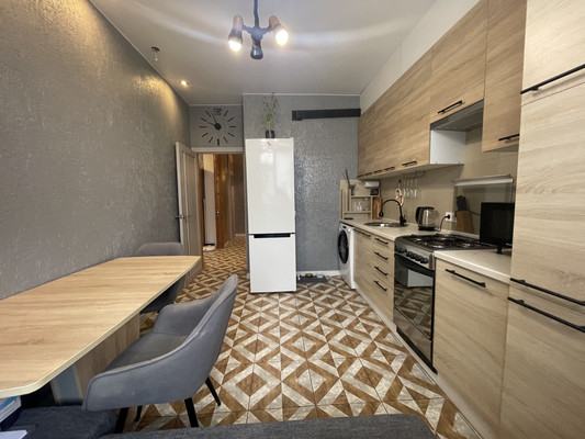 Продам однокомнатную (1-комн.) квартиру, Батурина ул, 199, Симферополь г