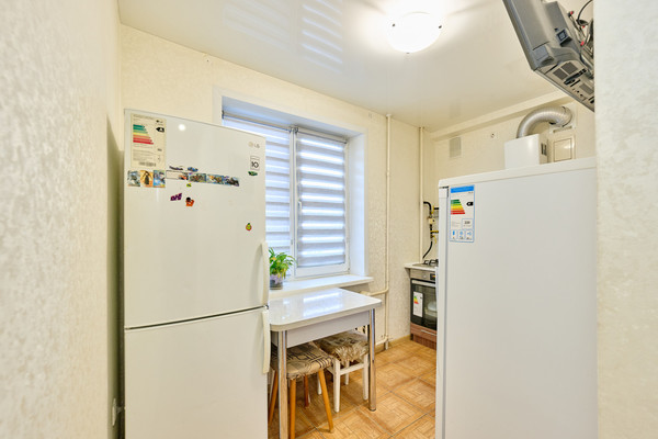 Продам двухкомнатную (2-комн.) квартиру, Вагонная ул, 15, Пермь г