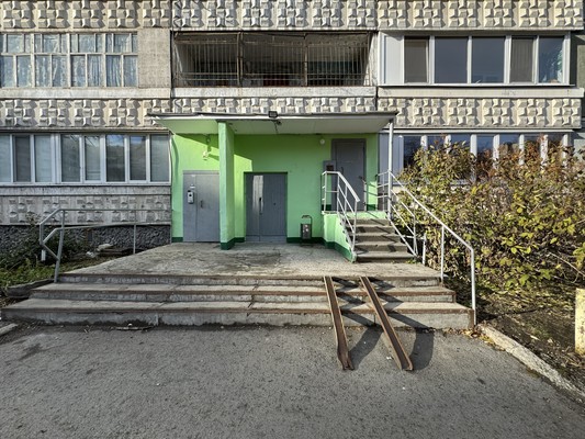 Продам долю в 2-комн. квартире, Московская ул, 209, Екатеринбург г