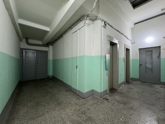 Продам долю в 2-комн. квартире, Московская ул, 209, Екатеринбург г