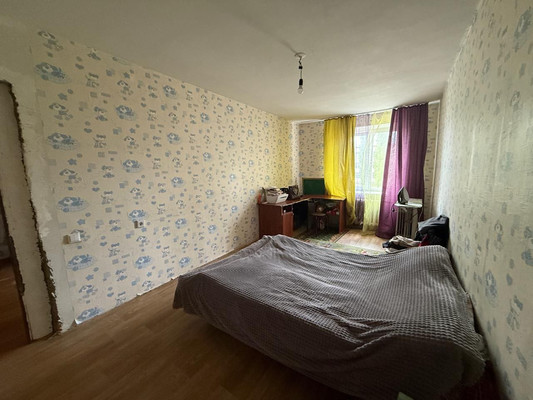 Продам трехкомнатную (3-комн.) квартиру, Центральная ул, 58/1, Алексеевка д