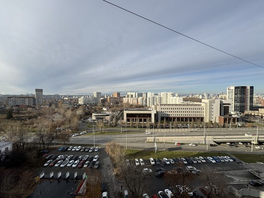 Продам долю в 2-комн. квартире, Московская ул, 209, Екатеринбург г