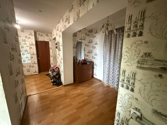 Продам трехкомнатную (3-комн.) квартиру, Центральная ул, 58/1, Алексеевка д
