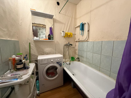Продам трехкомнатную (3-комн.) квартиру, Центральная ул, 58/1, Алексеевка д