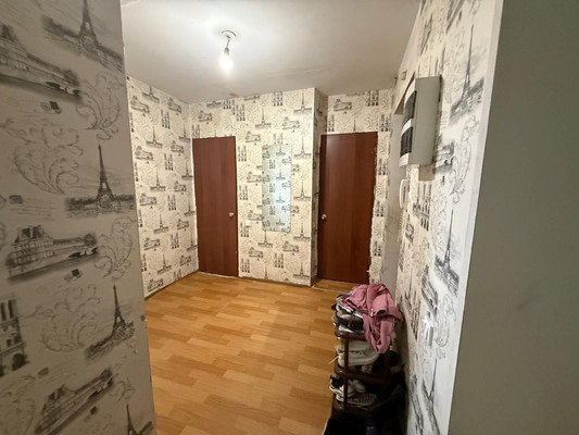 Продам трехкомнатную (3-комн.) квартиру, Центральная ул, 58/1, Алексеевка д