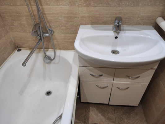 Продам двухкомнатную (2-комн.) квартиру, Первомайская (Климовск мкр.) ул, 1, Подольск г