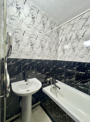 Сдам двухкомнатную (2-комн.) квартиру, Крымская ул, 1, Саки г