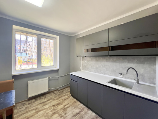 Сдам двухкомнатную (2-комн.) квартиру, Крымская ул, 1, Саки г