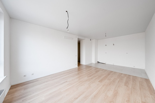 Продам трехкомнатную (3-комн.) квартиру, Лобненская ул, 13к2, Москва г