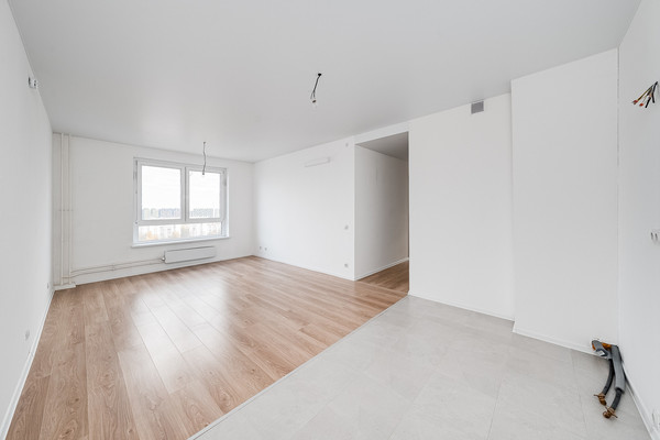 Продам трехкомнатную (3-комн.) квартиру, Лобненская ул, 13к2, Москва г