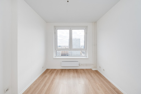 Продам трехкомнатную (3-комн.) квартиру, Лобненская ул, 13к2, Москва г