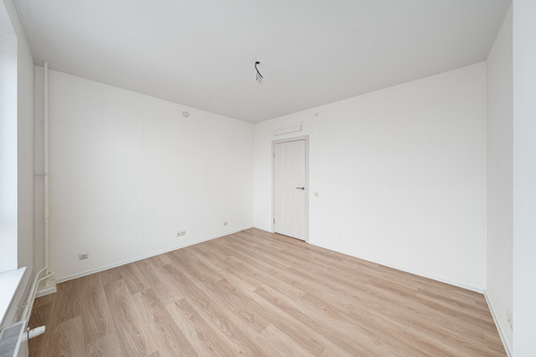 Продам трехкомнатную (3-комн.) квартиру, Лобненская ул, 13к2, Москва г