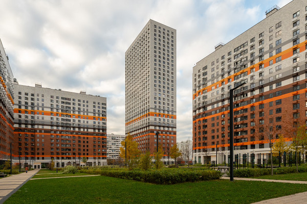 Продам трехкомнатную (3-комн.) квартиру, Лобненская ул, 13к2, Москва г