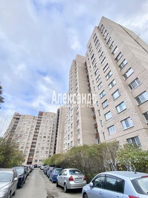 Продам 2-комн. в 9-комн. квартире, Маршала Говорова ул, 8, Санкт-Петербург г