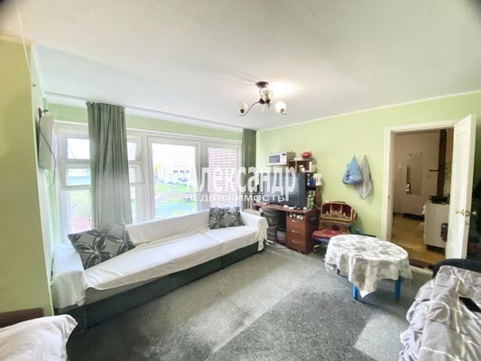 Продам 2-комн. в 9-комн. квартире, Маршала Говорова ул, 8, Санкт-Петербург г