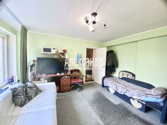 Продам 2-комн. в 9-комн. квартире, Маршала Говорова ул, 8, Санкт-Петербург г