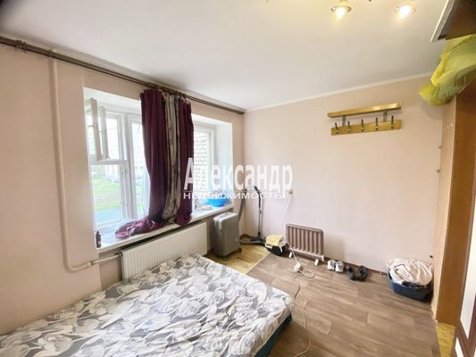 Продам 2-комн. в 9-комн. квартире, Маршала Говорова ул, 8, Санкт-Петербург г