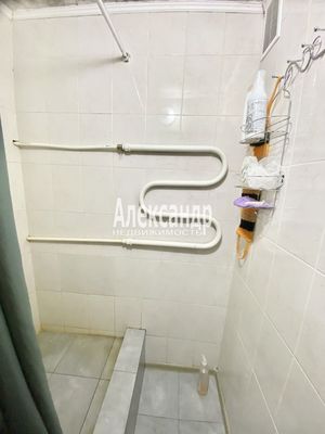 Продам 2-комн. в 9-комн. квартире, Маршала Говорова ул, 8, Санкт-Петербург г