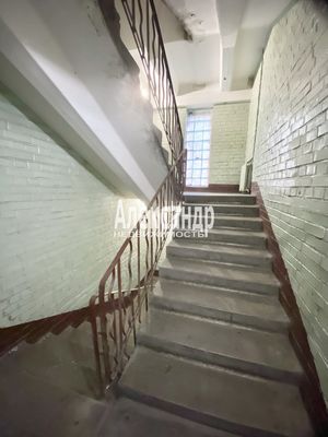 Продам 2-комн. в 9-комн. квартире, Маршала Говорова ул, 8, Санкт-Петербург г