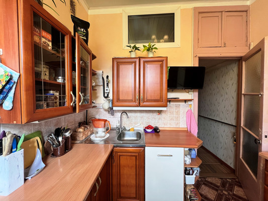 Продам двухкомнатную (2-комн.) квартиру, 16-я В.О. линия, 65, Санкт-Петербург г