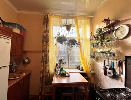 Продам двухкомнатную (2-комн.) квартиру, 16-я В.О. линия, 65, Санкт-Петербург г