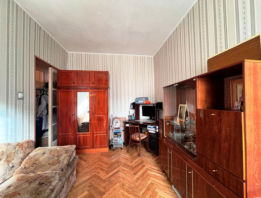 Продам двухкомнатную (2-комн.) квартиру, 16-я В.О. линия, 65, Санкт-Петербург г