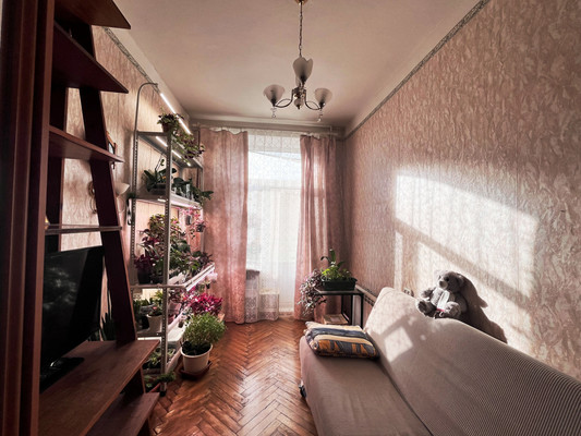 Продам двухкомнатную (2-комн.) квартиру, 16-я В.О. линия, 65, Санкт-Петербург г