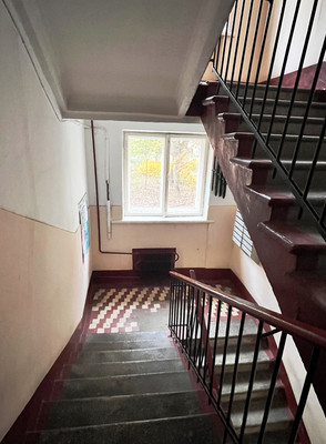 Продам двухкомнатную (2-комн.) квартиру, 16-я В.О. линия, 65, Санкт-Петербург г