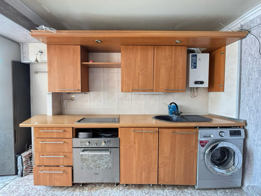 Продам трехкомнатную (3-комн.) квартиру, Захарова ул, 105, Нальчик г