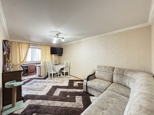 Продам трехкомнатную (3-комн.) квартиру, Захарова ул, 105, Нальчик г