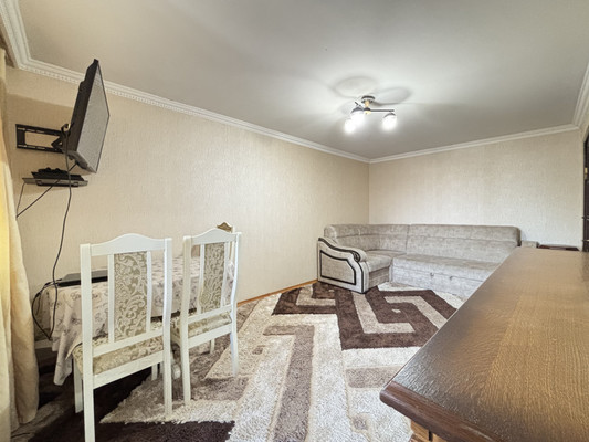 Продам трехкомнатную (3-комн.) квартиру, Захарова ул, 105, Нальчик г