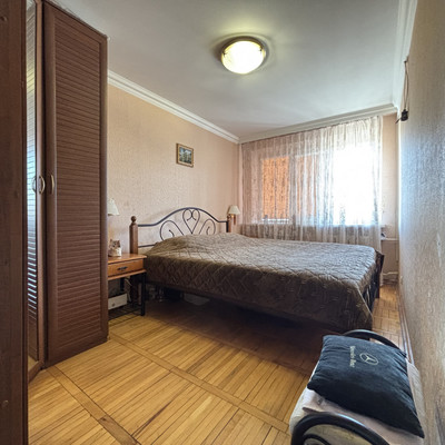 Продам трехкомнатную (3-комн.) квартиру, Захарова ул, 105, Нальчик г