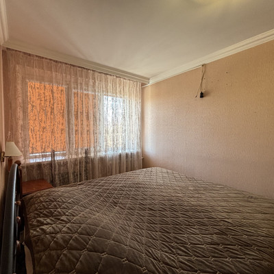 Продам трехкомнатную (3-комн.) квартиру, Захарова ул, 105, Нальчик г