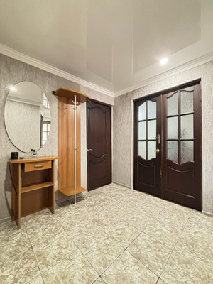 Продам трехкомнатную (3-комн.) квартиру, Захарова ул, 105, Нальчик г