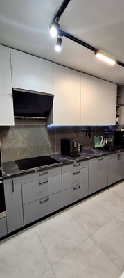 Продам трехкомнатную (3-комн.) квартиру, Дмитрия Средина ул, 11, Медведево пгт