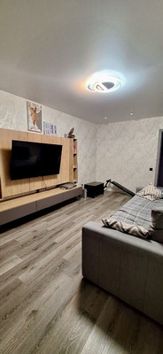 Продам трехкомнатную (3-комн.) квартиру, Дмитрия Средина ул, 11, Медведево пгт