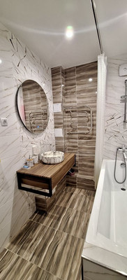 Продам трехкомнатную (3-комн.) квартиру, Дмитрия Средина ул, 11, Медведево пгт