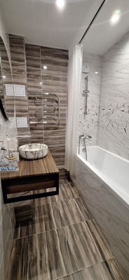 Продам трехкомнатную (3-комн.) квартиру, Дмитрия Средина ул, 11, Медведево пгт