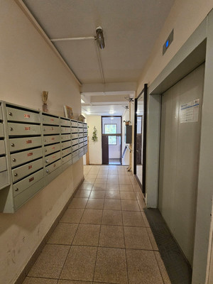 Продам двухкомнатную (2-комн.) квартиру, Крылатские Холмы ул, 21, Москва г
