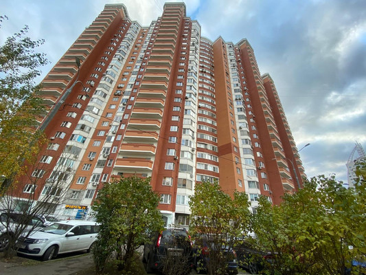 Продам двухкомнатную (2-комн.) квартиру, Красногорский б-р, 10, Красногорск г