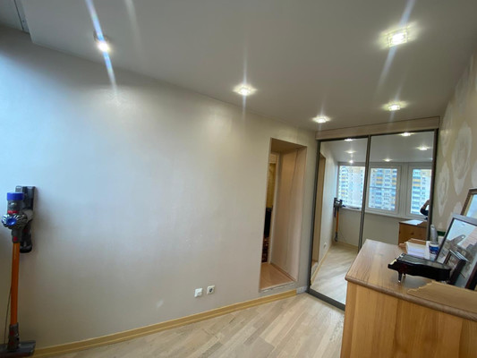 Продам двухкомнатную (2-комн.) квартиру, Красногорский б-р, 10, Красногорск г