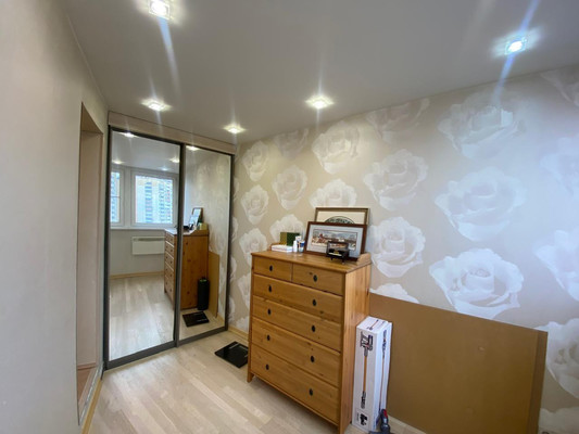 Продам двухкомнатную (2-комн.) квартиру, Красногорский б-р, 10, Красногорск г