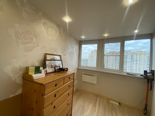 Продам двухкомнатную (2-комн.) квартиру, Красногорский б-р, 10, Красногорск г