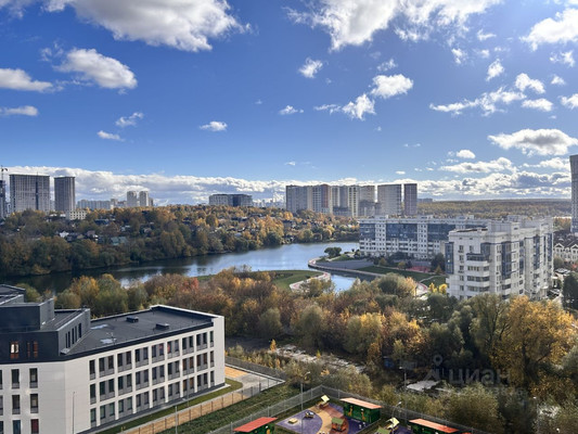 Продам двухкомнатную (2-комн.) квартиру, Красногорский б-р, 10, Красногорск г