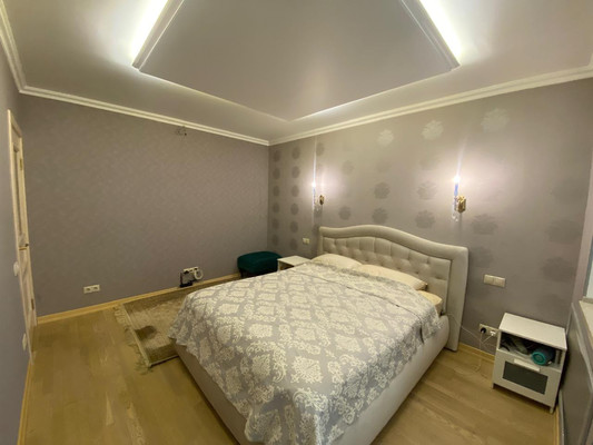 Продам двухкомнатную (2-комн.) квартиру, Красногорский б-р, 10, Красногорск г